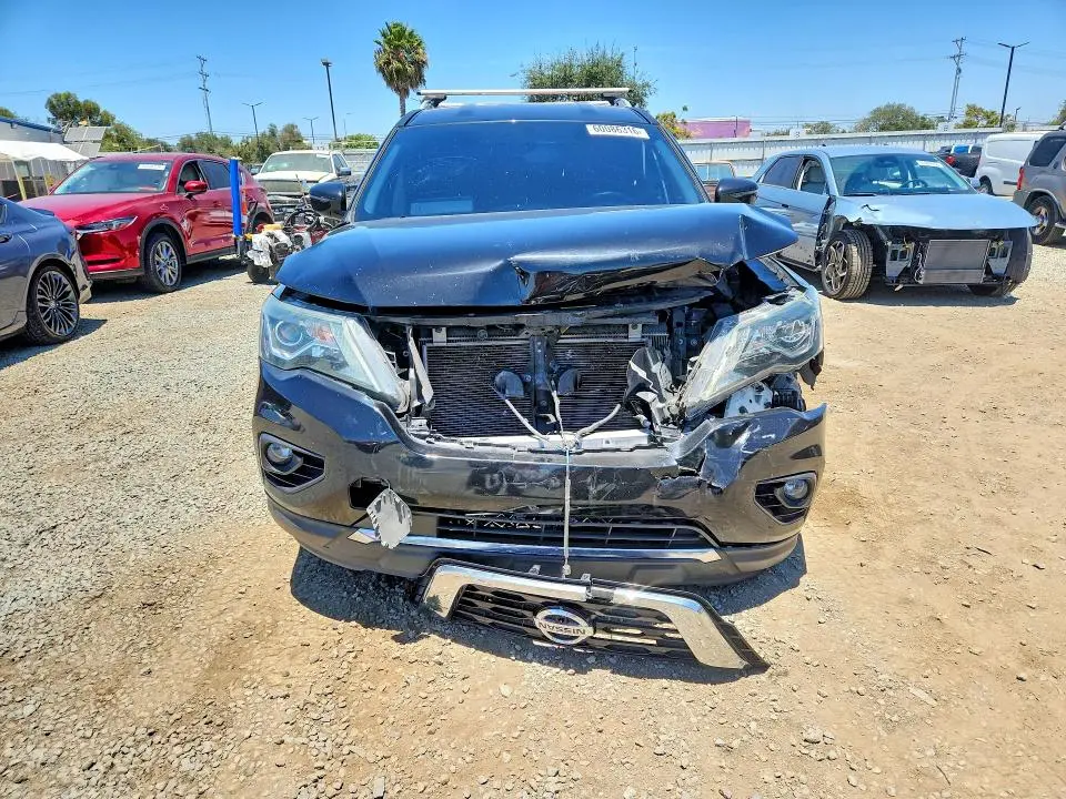 2018 NISSAN PATHFINDER SL  