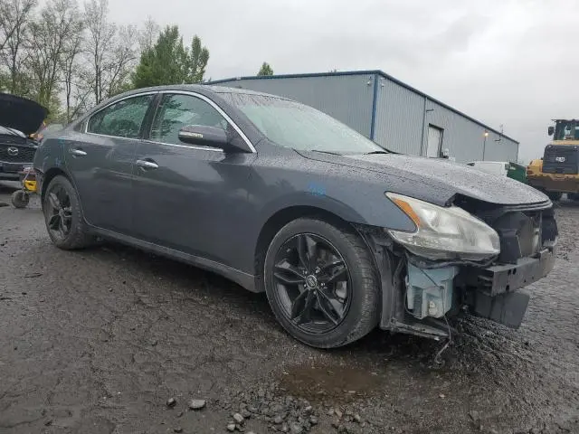 2010 NISSAN MAXIMA S  