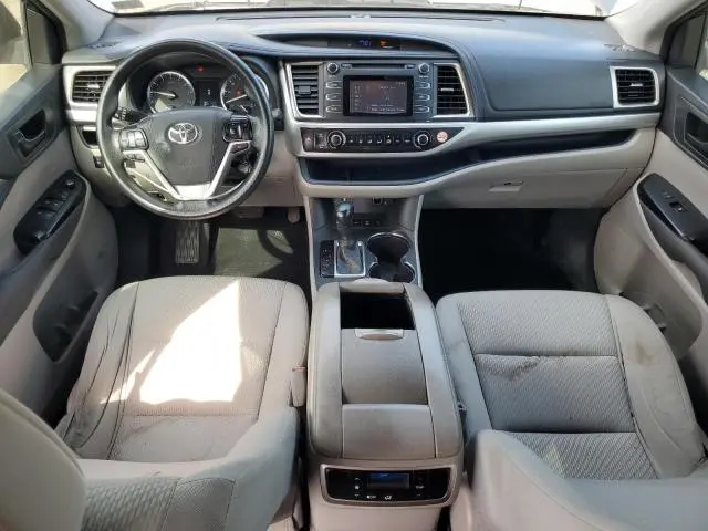 2016 TOYOTA HIGHLANDER LE  