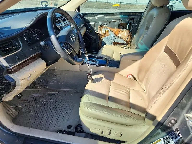 2014 TOYOTA CAMRY XLE  