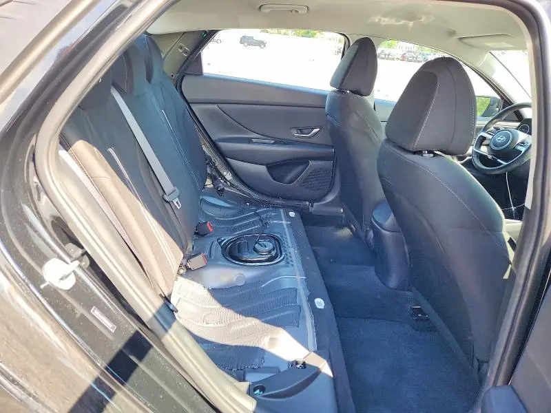 2022 HYUNDAI ELANTRA   