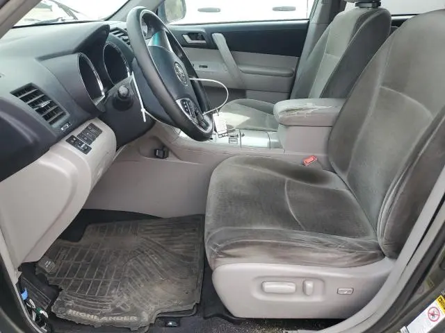 2013 TOYOTA HIGHLANDER BASE  