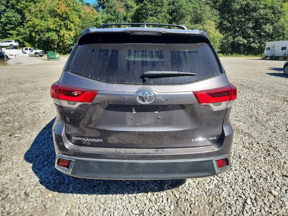 2018 TOYOTA HIGHLANDER LIMITED PLATINUM  
