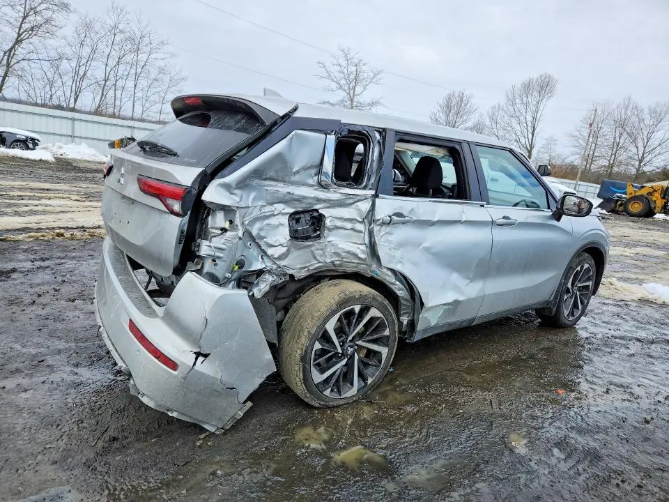 2022 MITSUBISHI OUTLANDER ES  