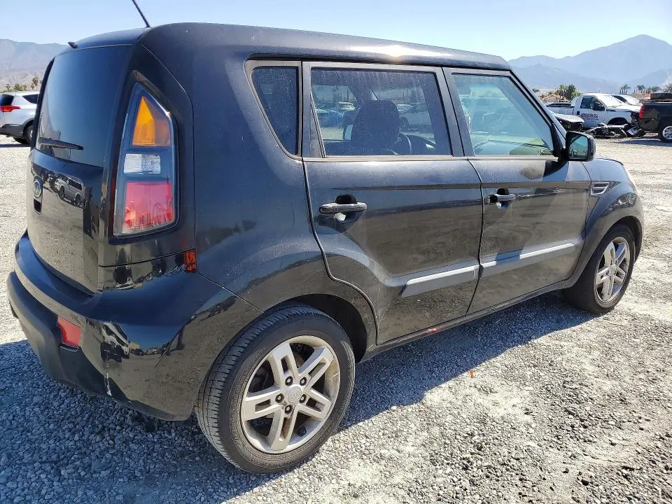 2011 KIA SOUL +  