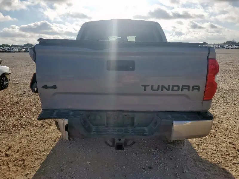 2019 TOYOTA TUNDRA CREWMAX SR5  