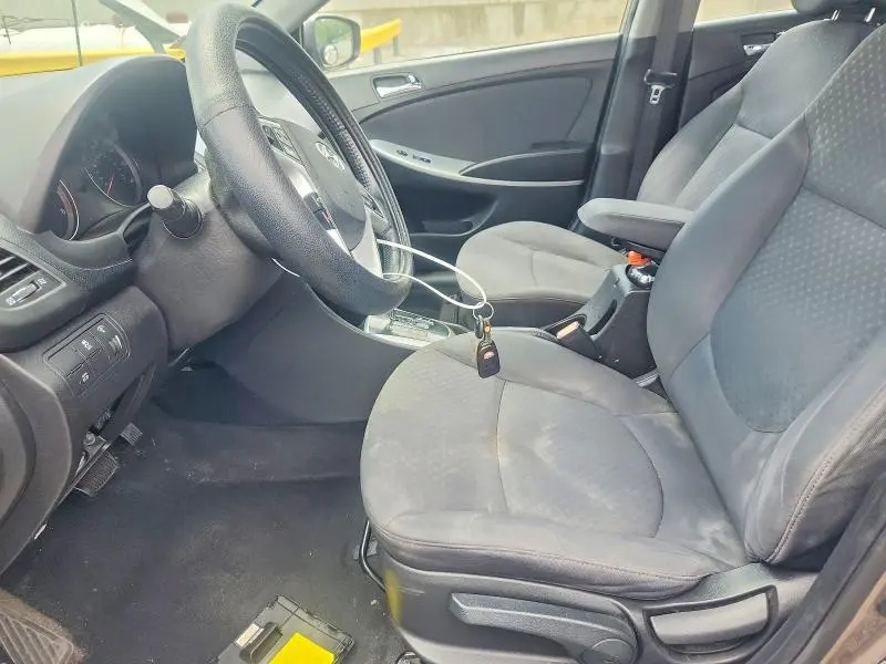 2013 HYUNDAI ACCENT SE  