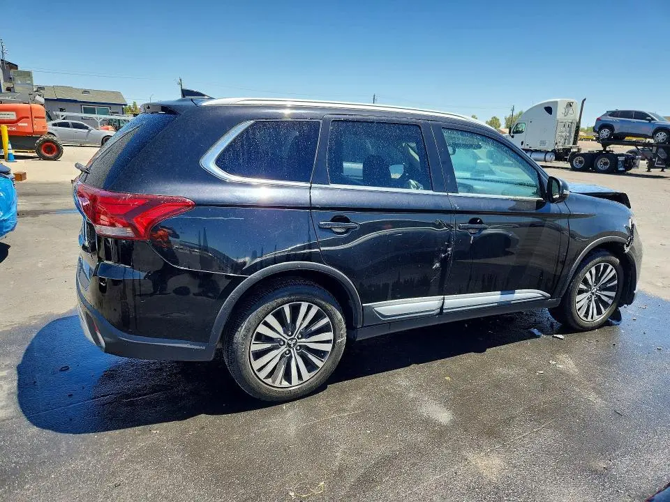 2020 MITSUBISHI OUTLANDER SE  