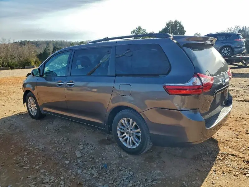 2015 TOYOTA SIENNA XLE  