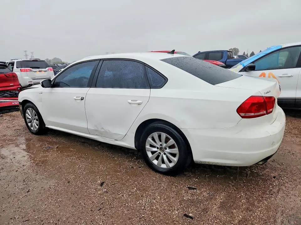 2015 VOLKSWAGEN PASSAT S  