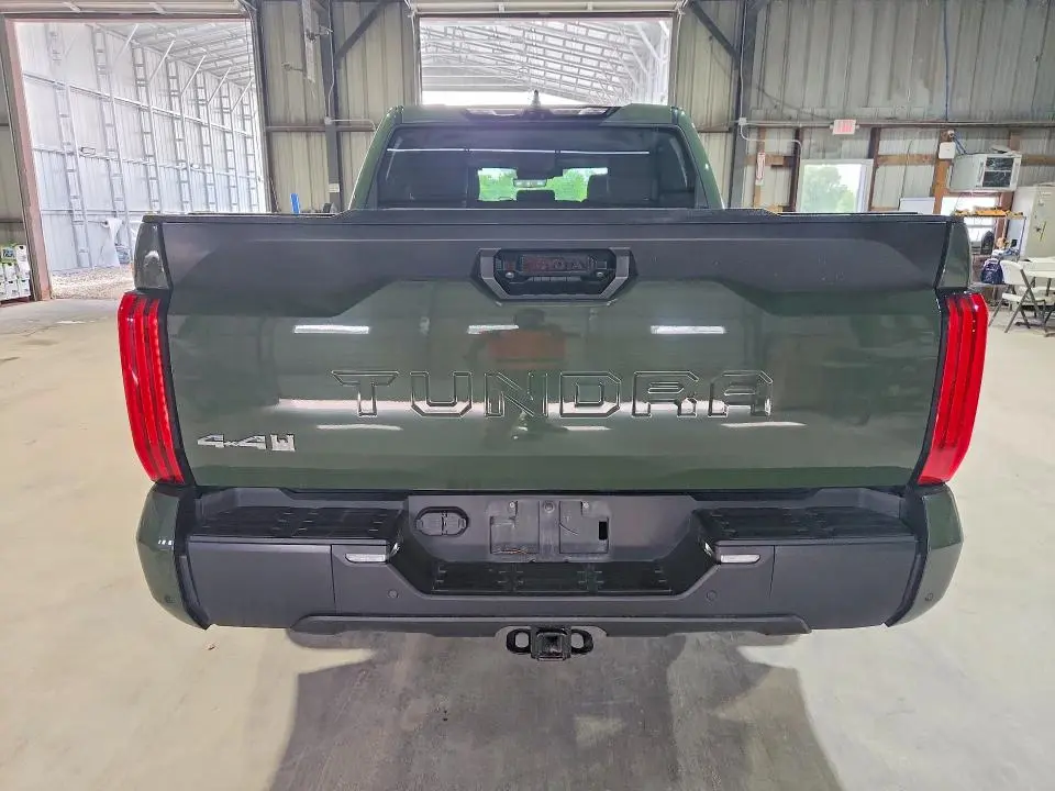 2022 TOYOTA TUNDRA SR5  