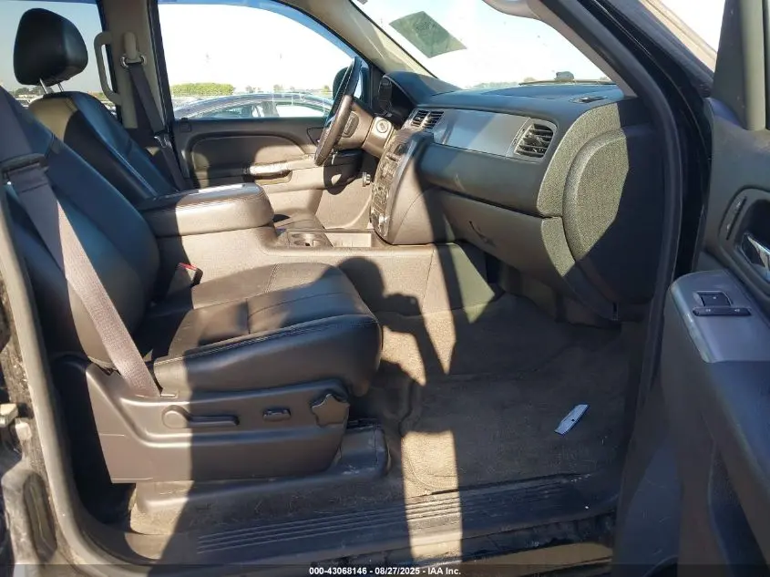 2013 CHEVROLET AVALANCHE LT