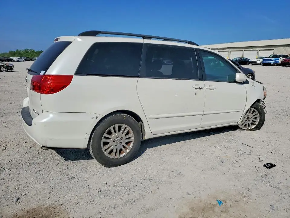 2010 TOYOTA SIENNA XLE  