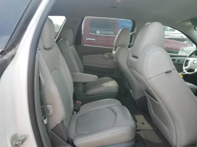 2010 CHEVROLET TRAVERSE LT  