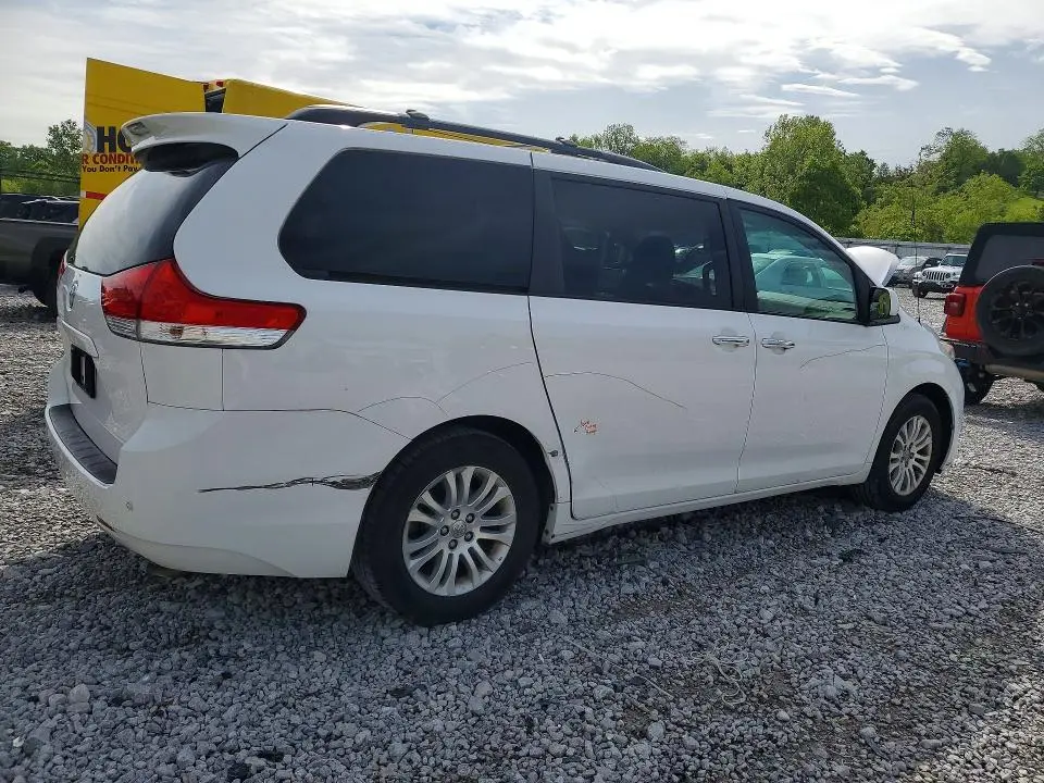 2012 TOYOTA SIENNA XLE 8-PASSENGER  