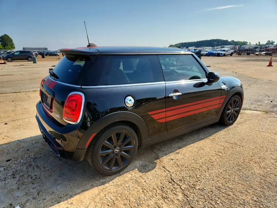 2017 MINI COOPER S  