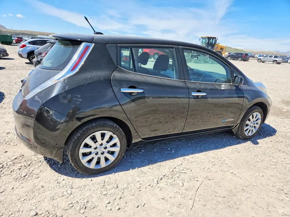 2014 NISSAN LEAF S  