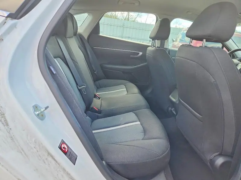 2022 HYUNDAI SONATA SE  