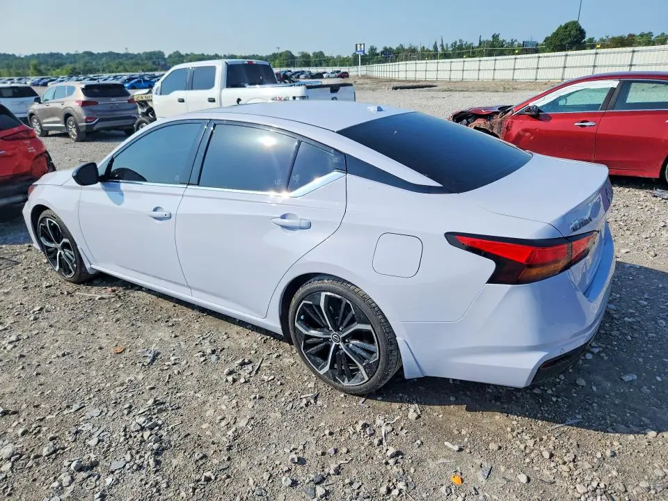 2024 NISSAN ALTIMA SR  
