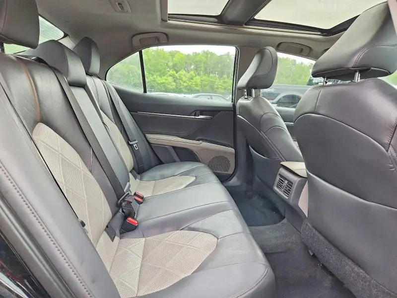 2018 TOYOTA CAMRY XLE V6  