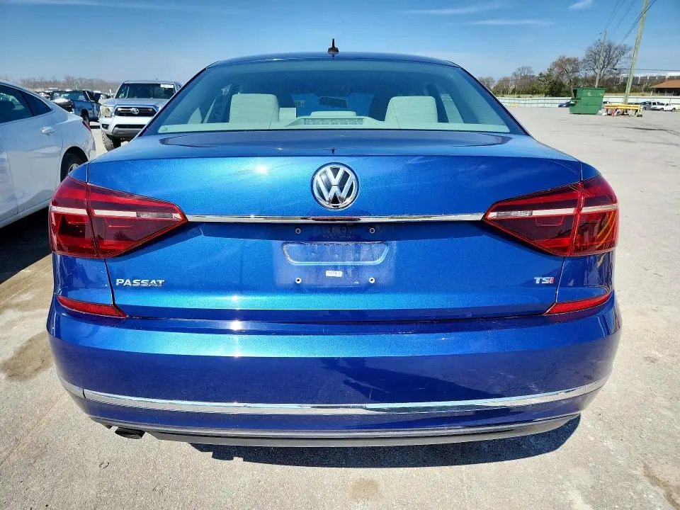 2017 VOLKSWAGEN PASSAT S  