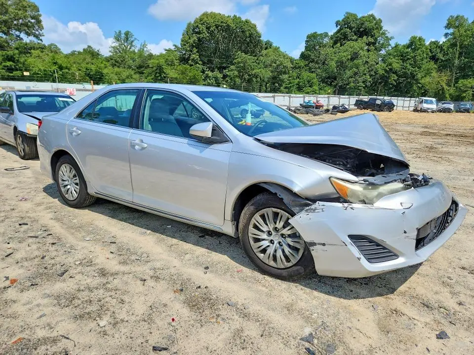 2014 TOYOTA CAMRY LE  