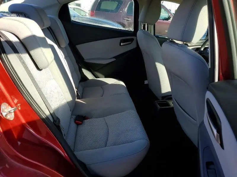 2019 TOYOTA YARIS L  