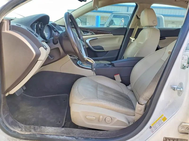 2011 BUICK REGAL   