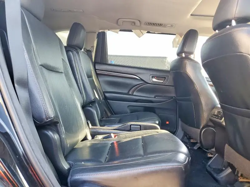2016 TOYOTA HIGHLANDER LIMITED  