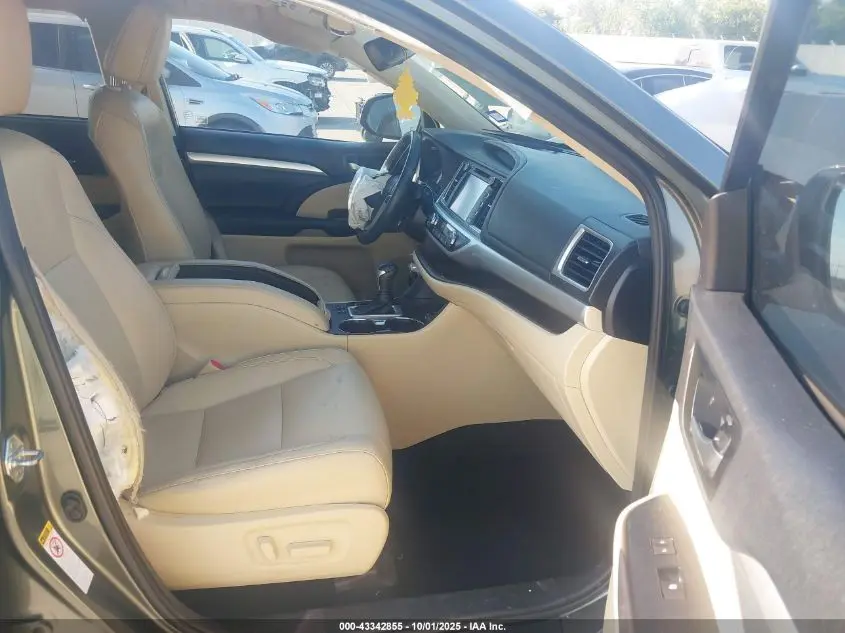 2019 TOYOTA HIGHLANDER XLE