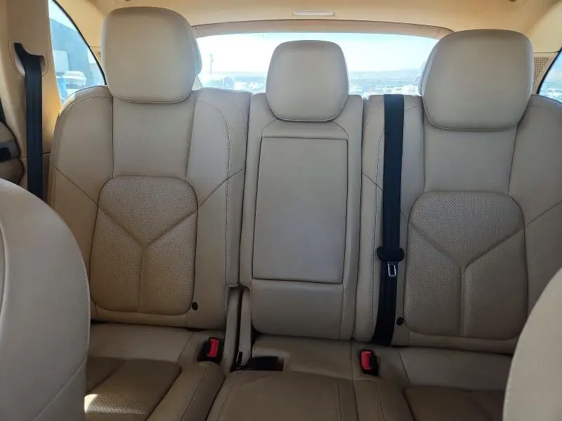 2014 PORSCHE CAYENNE   