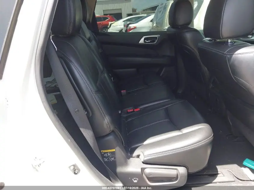 2017 NISSAN PATHFINDER SL