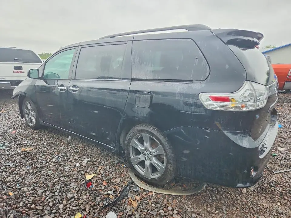 2018 TOYOTA SIENNA SE 8-PASSENGER  