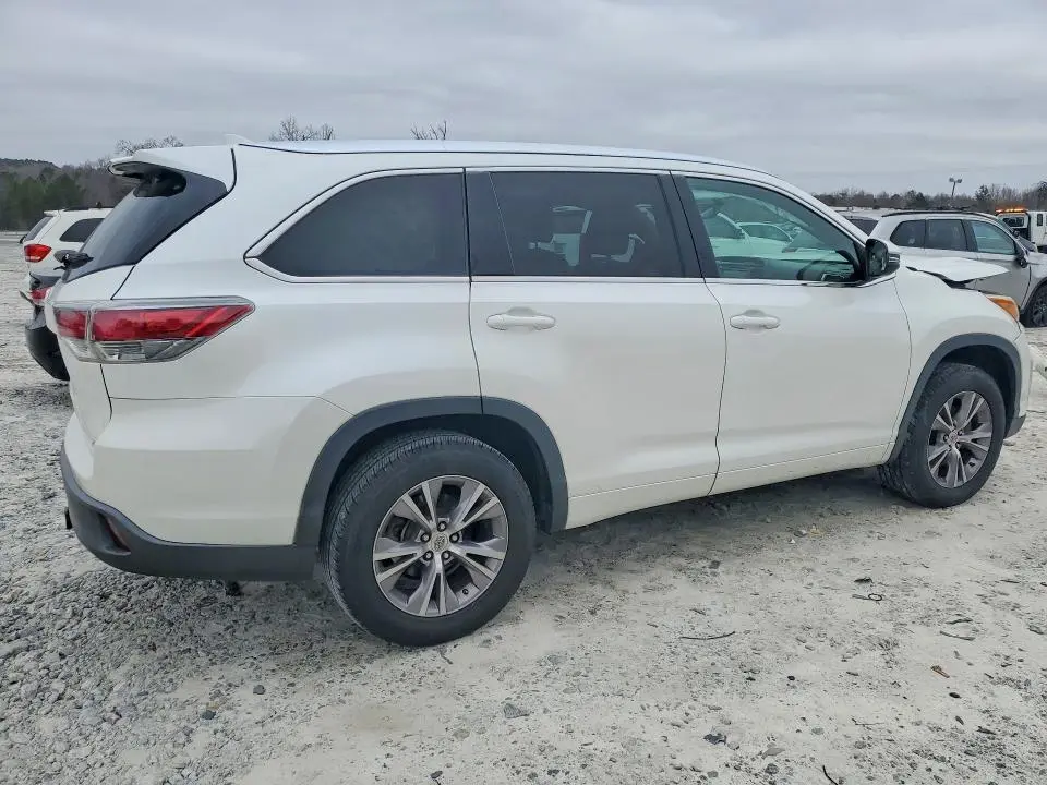 2015 TOYOTA HIGHLANDER XLE  
