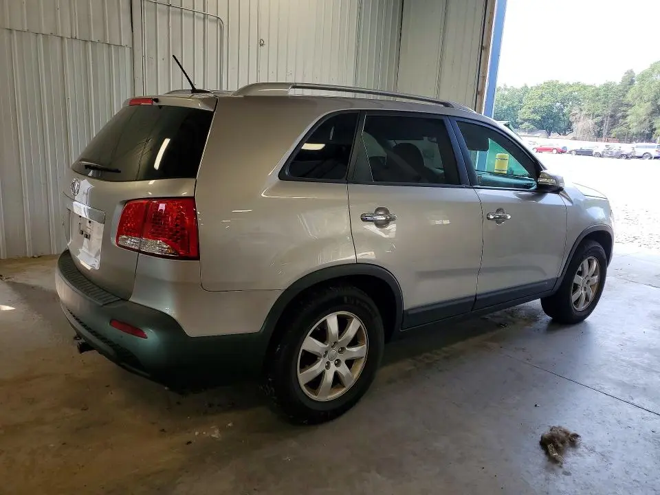 2013 KIA SORENTO LX  