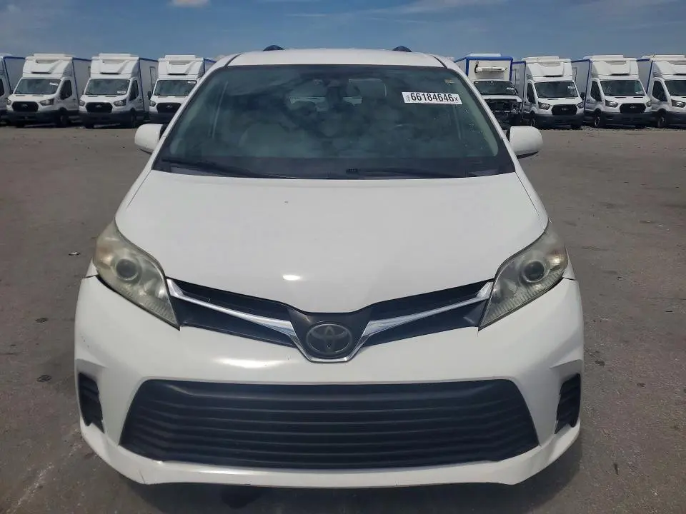 2020 TOYOTA SIENNA LE  