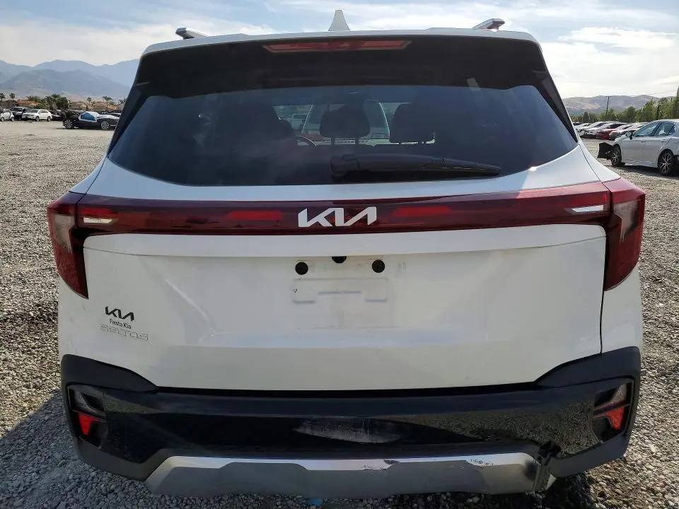 2024 KIA SELTOS EX  