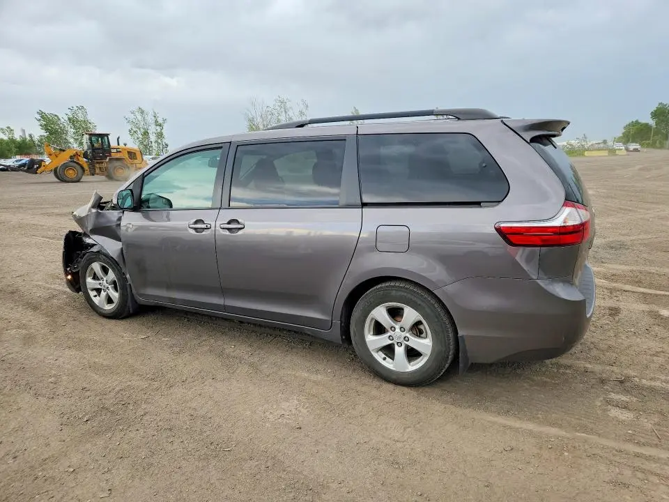2016 TOYOTA SIENNA LE  