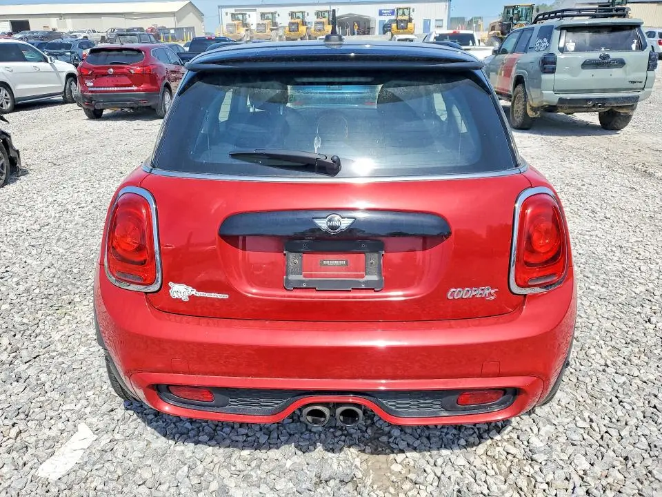2018 MINI COOPER S  