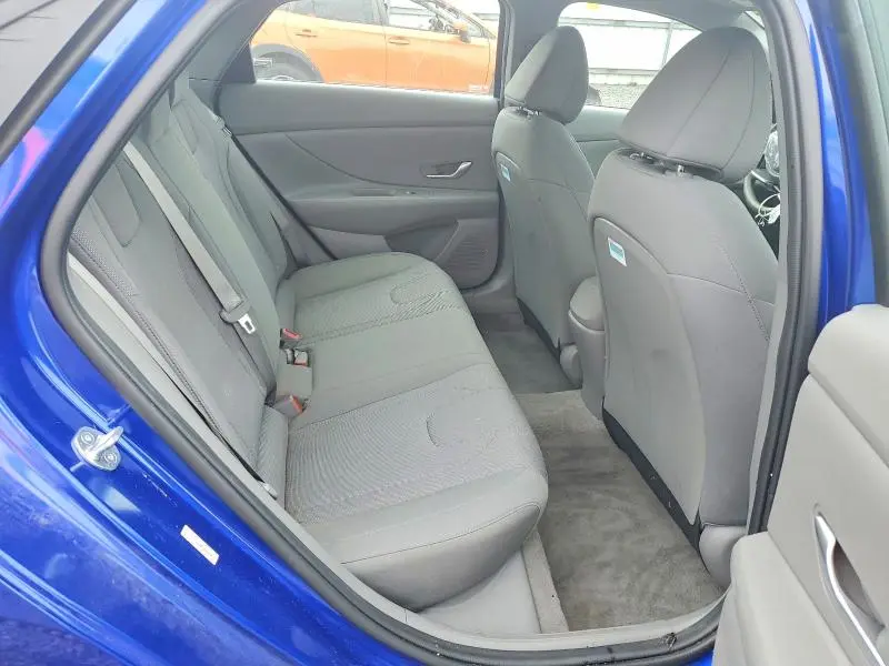 2023 HYUNDAI ELANTRA SE  