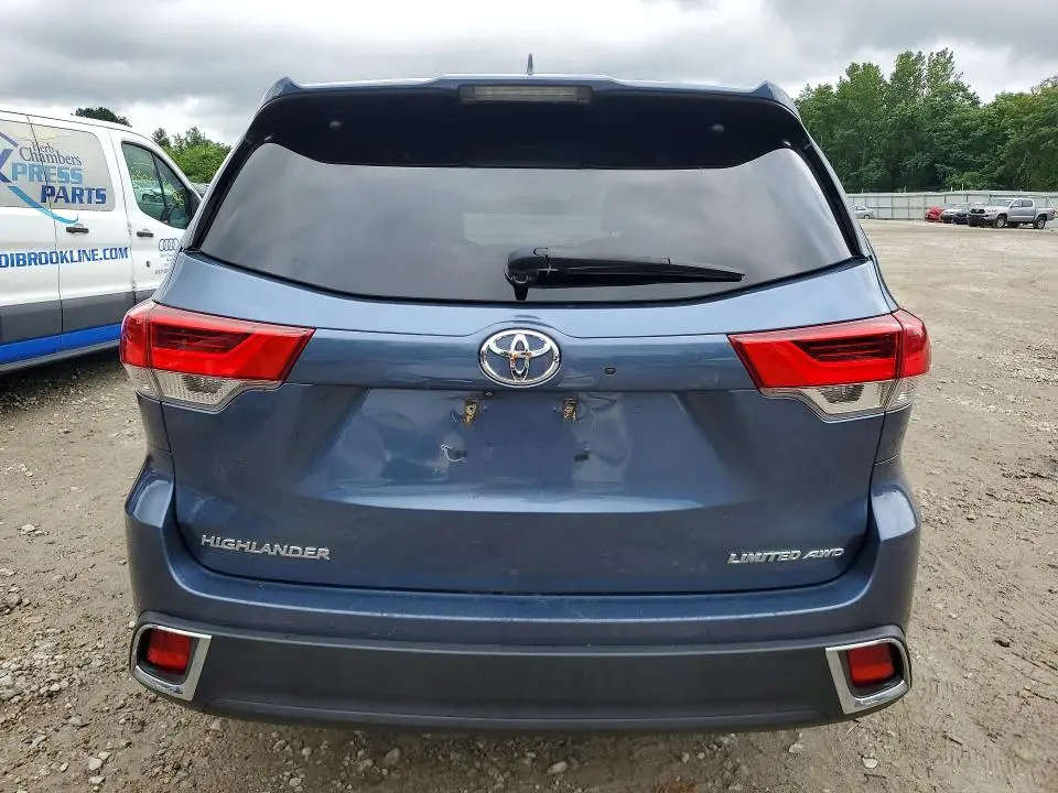 2017 TOYOTA HIGHLANDER LIMITED PLATINUM  