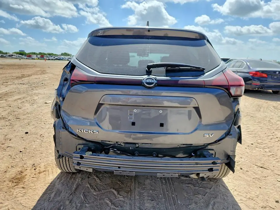 2023 NISSAN KICKS SV  