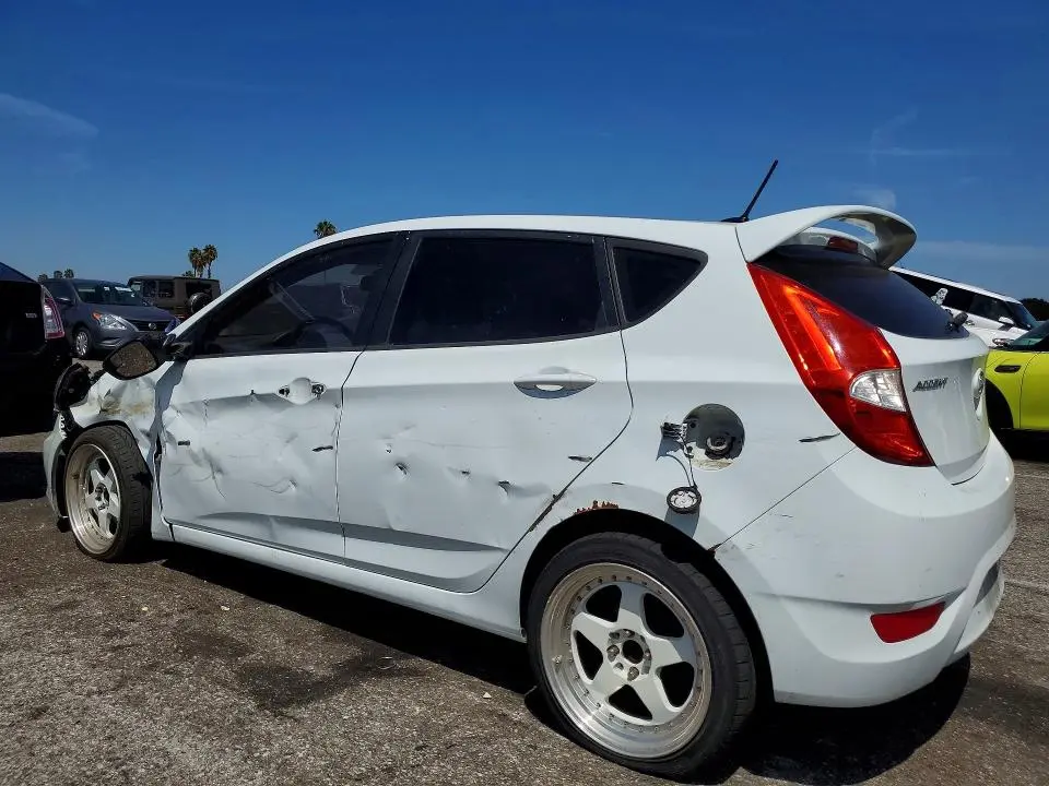2014 HYUNDAI ACCENT GS  