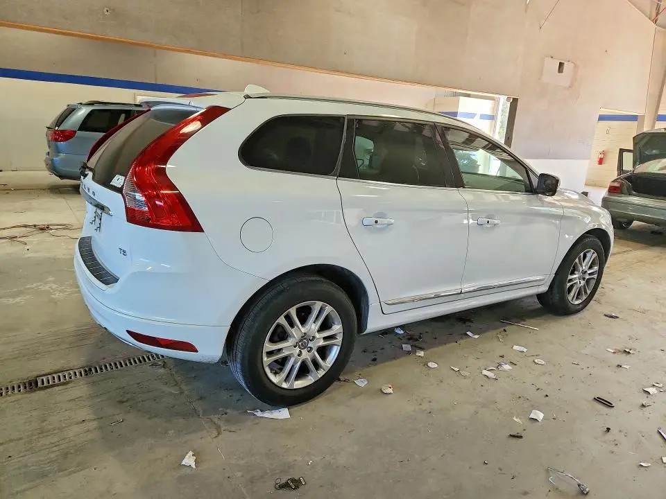 2015 VOLVO XC60 T5 PREMIER  
