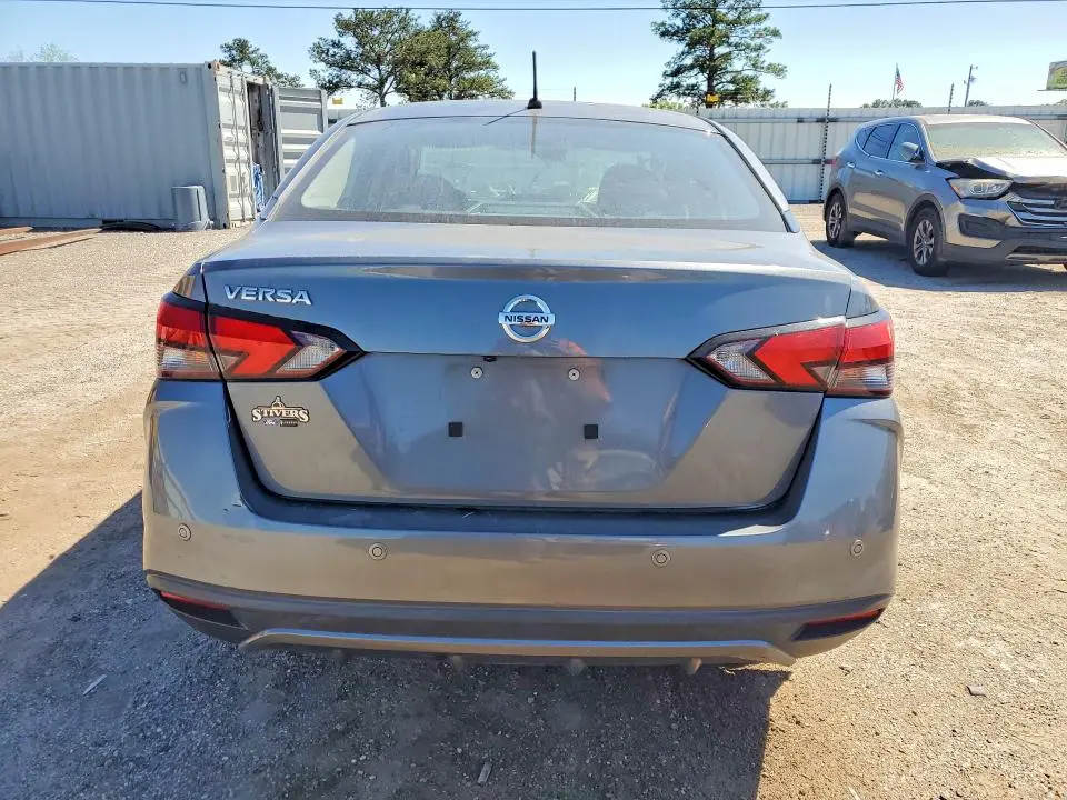 2021 NISSAN VERSA S  