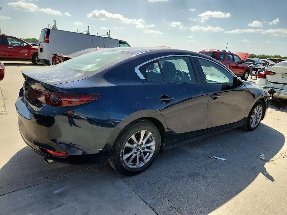 2021 MAZDA 3   