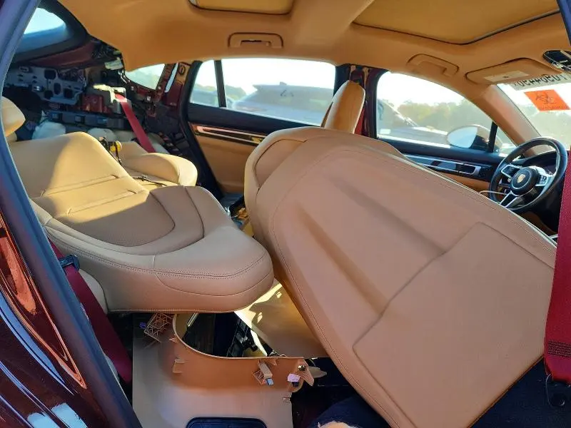 2018 PORSCHE PANAMERA 4  