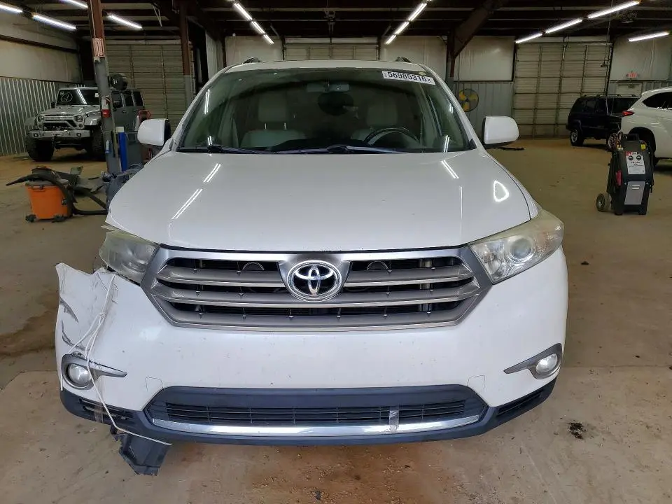 2012 TOYOTA HIGHLANDER SE  