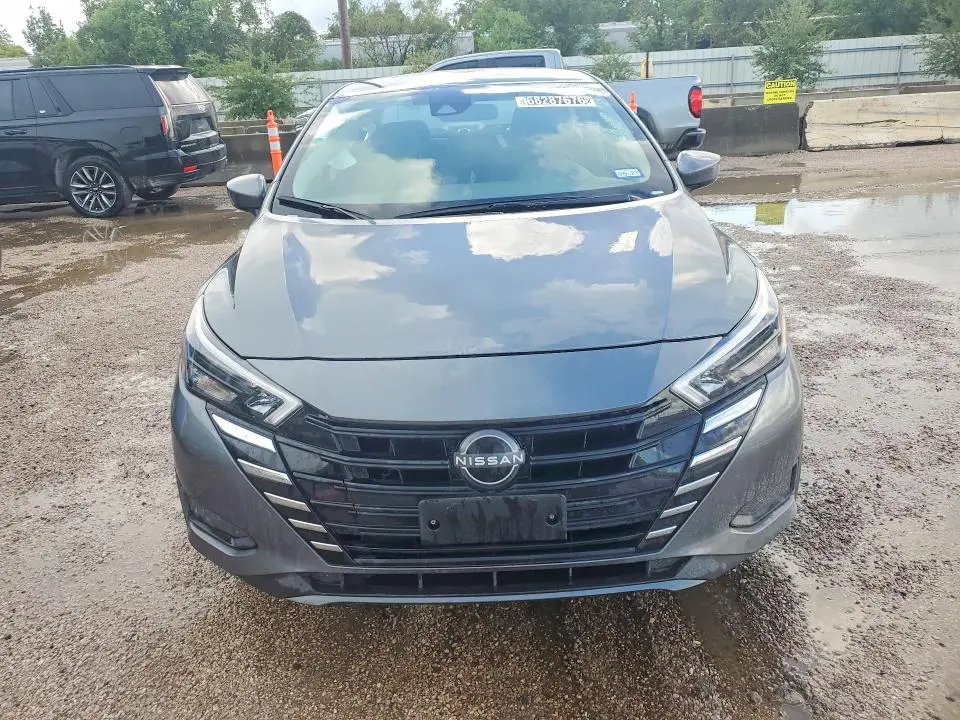 2025 NISSAN VERSA SV  