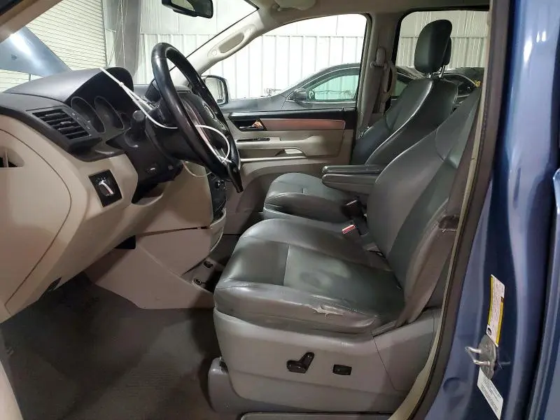 2011 VOLKSWAGEN ROUTAN SE  